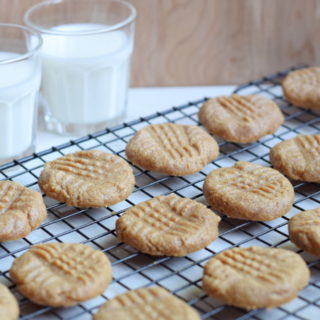 3 Ingredient Flourless Peanut Butter Cookies